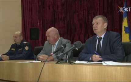 Осенний призыв и поздравления с Днем Учителя. О чем еще говорили на утреннем совещании в администрации?