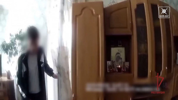 Сын угрожал зарезать родную мать, но вовремя подоспели росгвардейцы