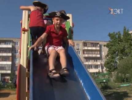Не ждать, а действовать. Жители по улице Центральная своими силами обустроили двор и устроили праздник